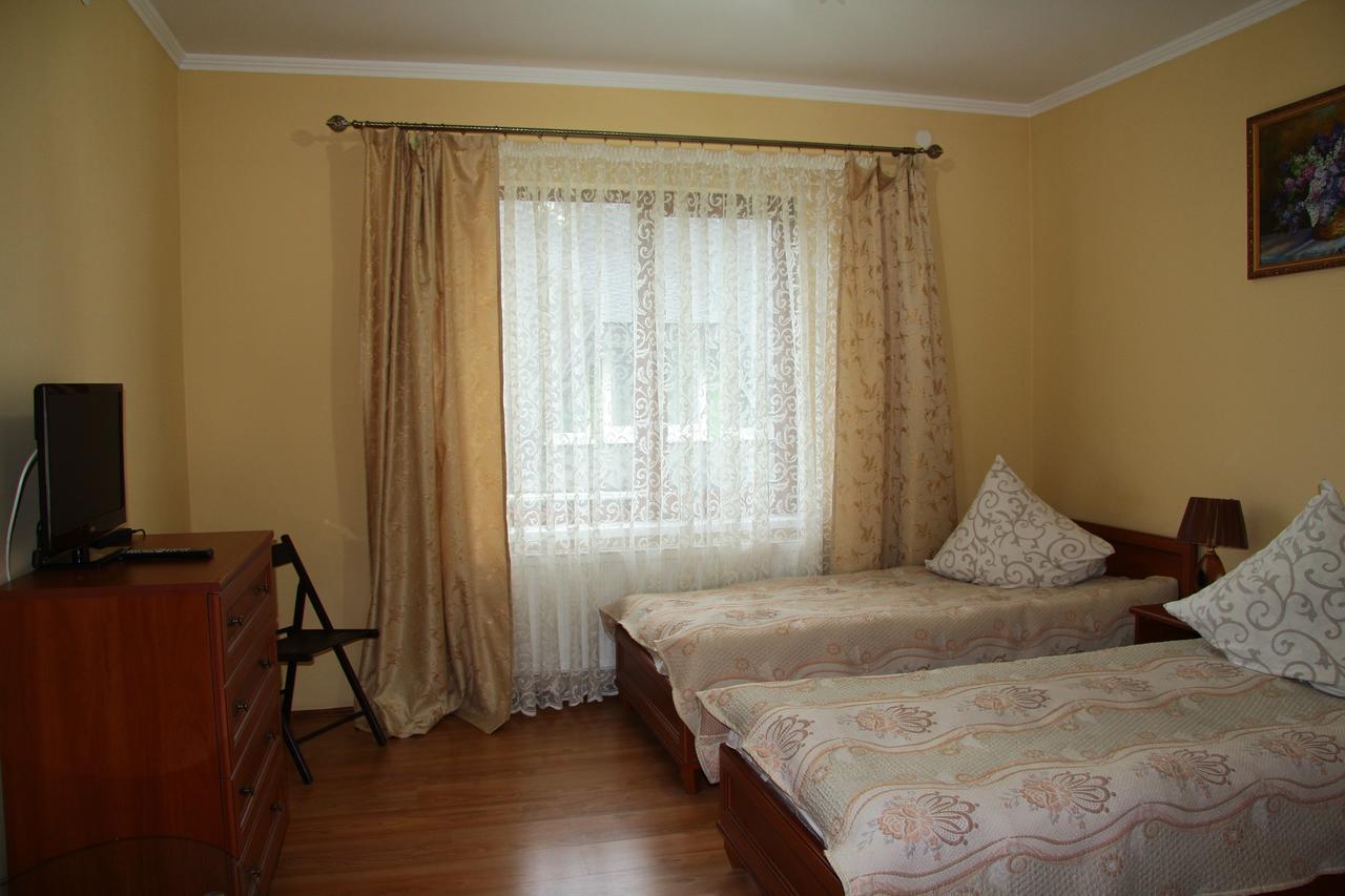 Pyate Koleso Hotel Mezőhát Kültér fotó
